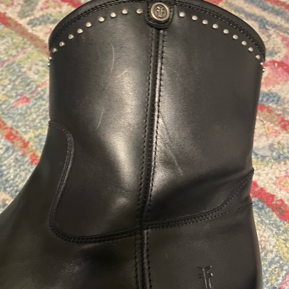 Frye Melissa Short Studded, EUC, 9.5 - Picture 3 of 8